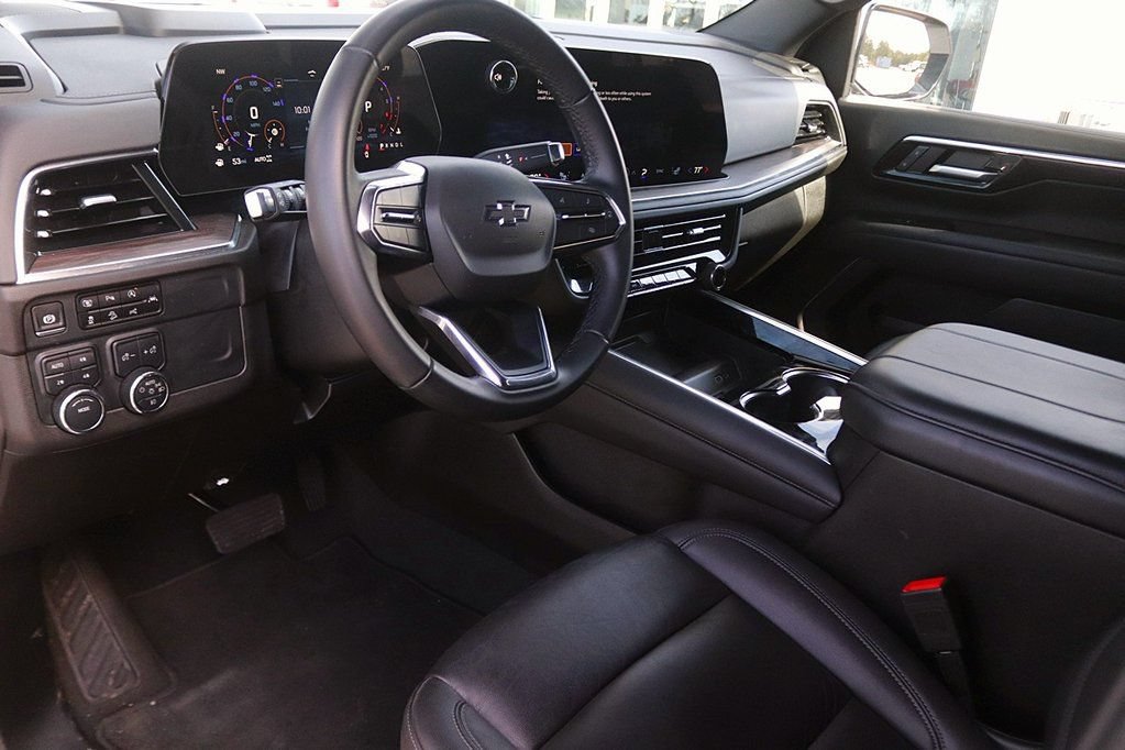Used 2025 Chevrolet Tahoe Z71 AWD/4WD image 14