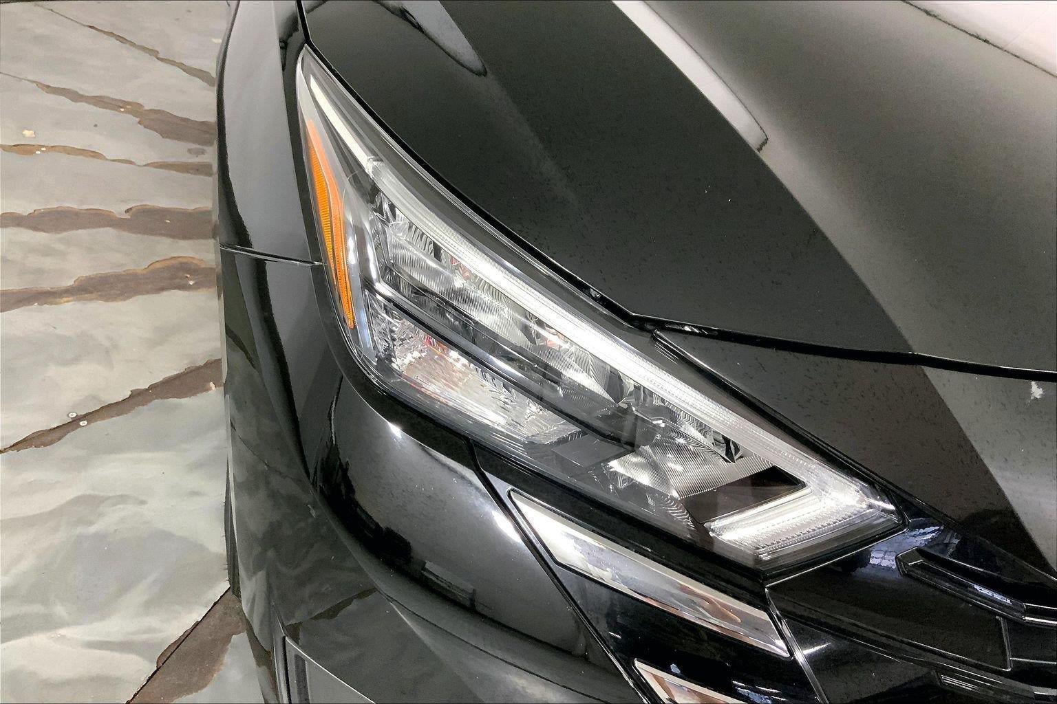 Used 2025 Nissan Versa SV FWD image 26