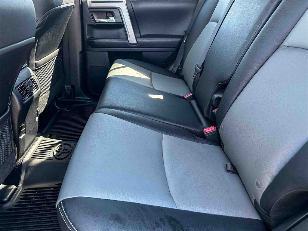 Used 2018 Toyota 4Runner SR5 Premium image 18