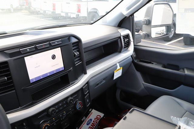 Used 2024 Ford F550 4x4 Regular Cab Super Duty image 26