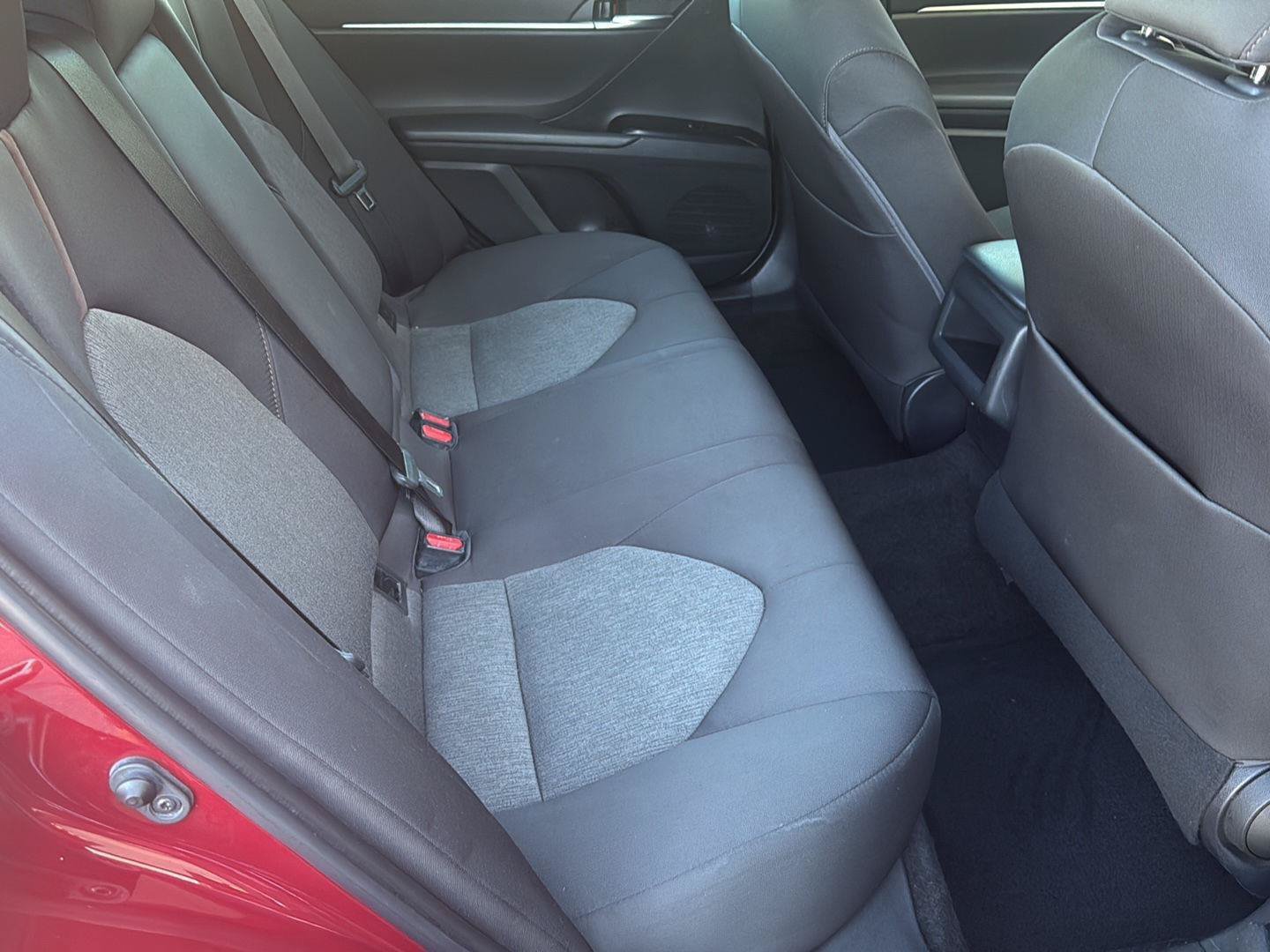 Used 2019 Toyota Camry LE w/ Carpet Mat Package FWD image 25