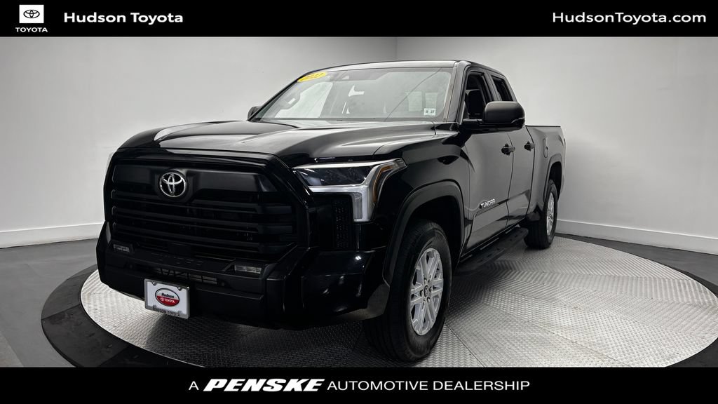 Used 2022 Toyota Tundra SR5 w/ SR5 Convenience Package AWD/4WD image 1