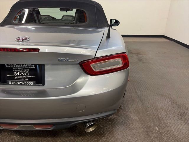 Used 2017 FIAT 124 Spider Classica image 9