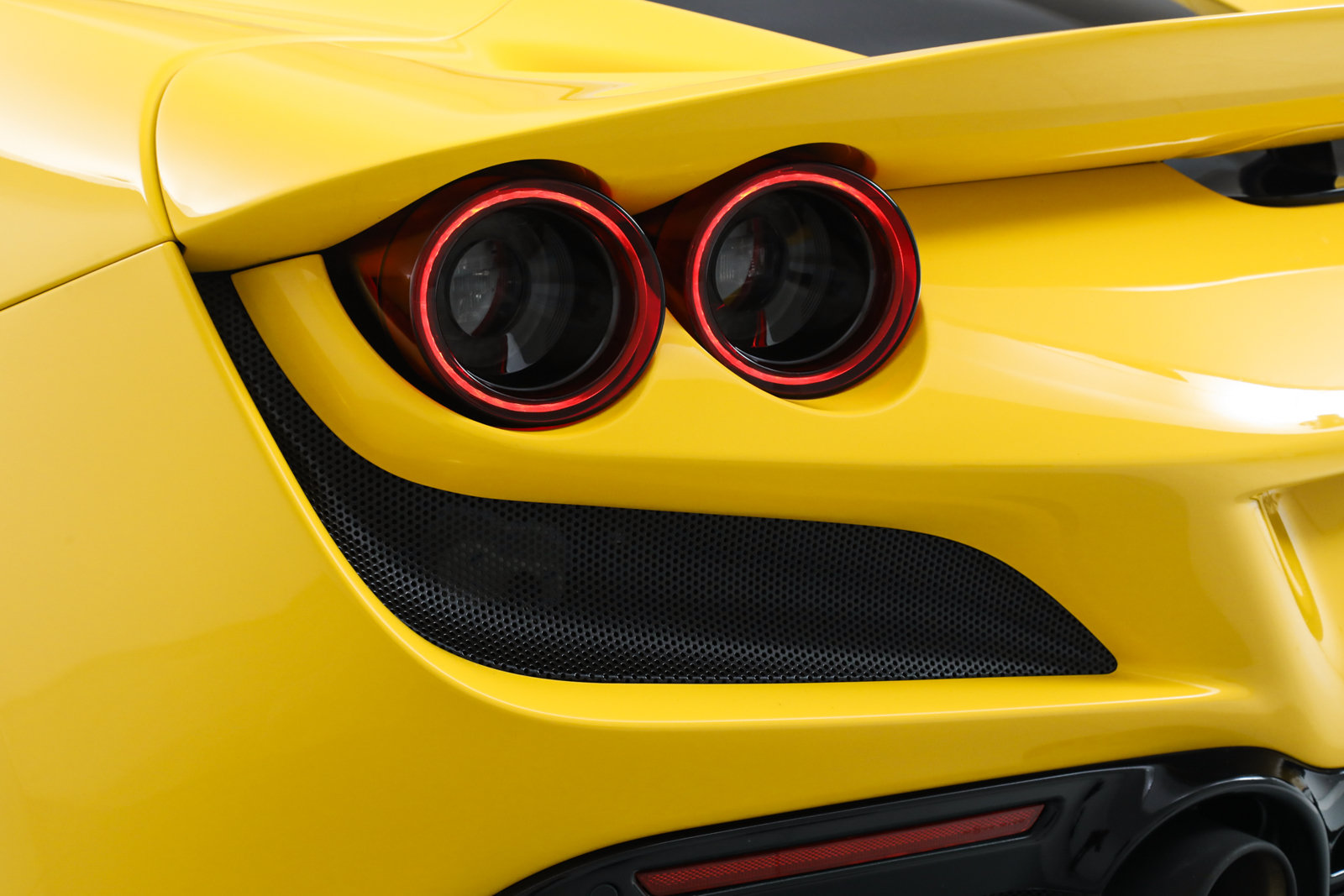 Certified 2022 Ferrari F8 Tributo RWD image 17