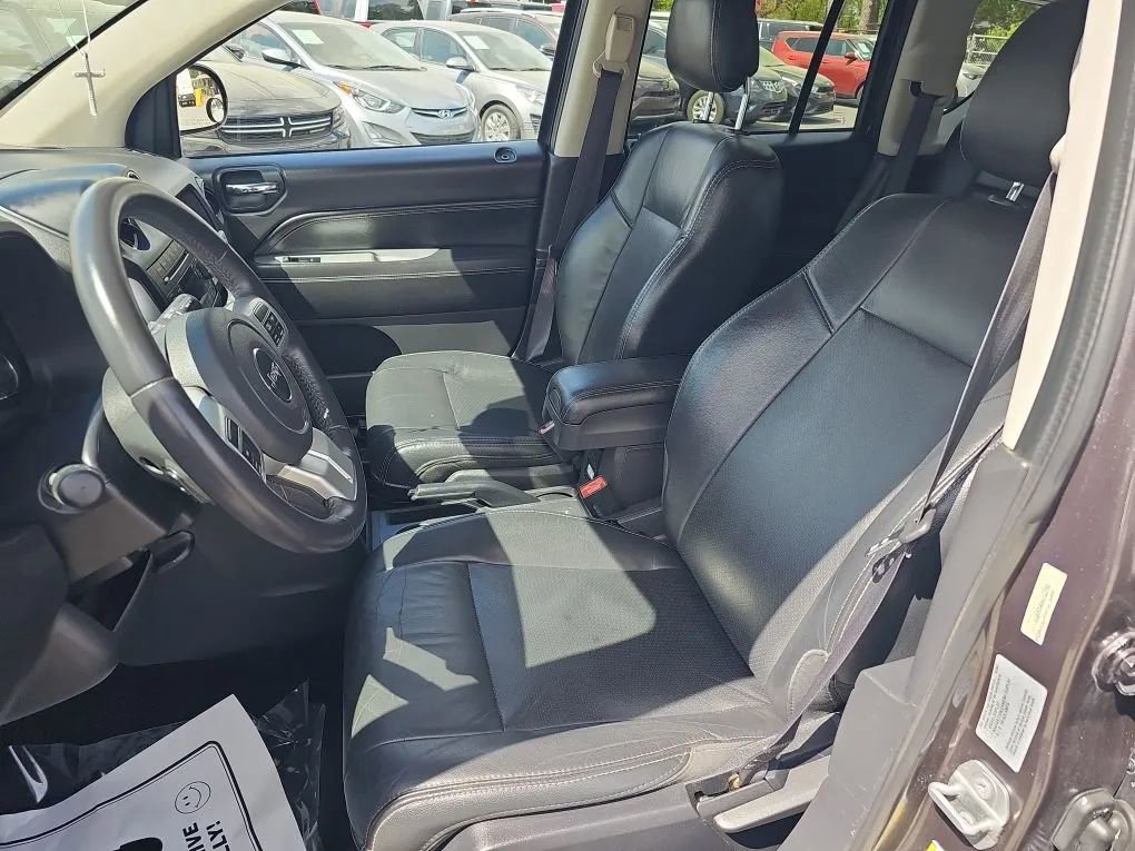Used 2017 Jeep Compass High Altitude FWD image 12