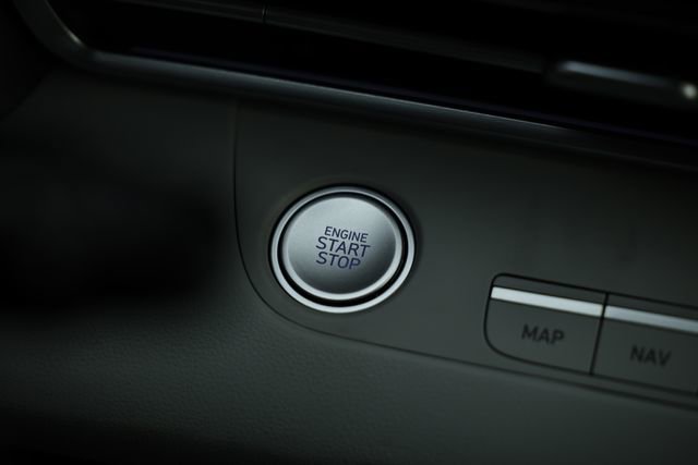 Certified 2025 Hyundai Elantra Limited image 37