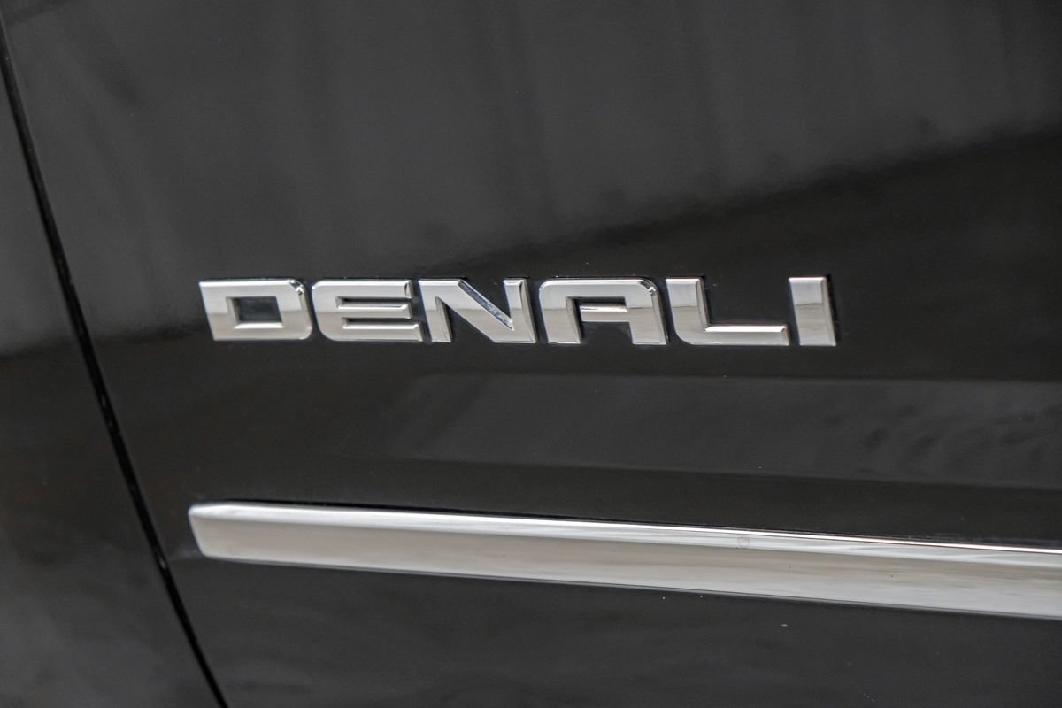 Used 2017 GMC Yukon XL Denali w/ Open Road Package AWD/4WD image 54