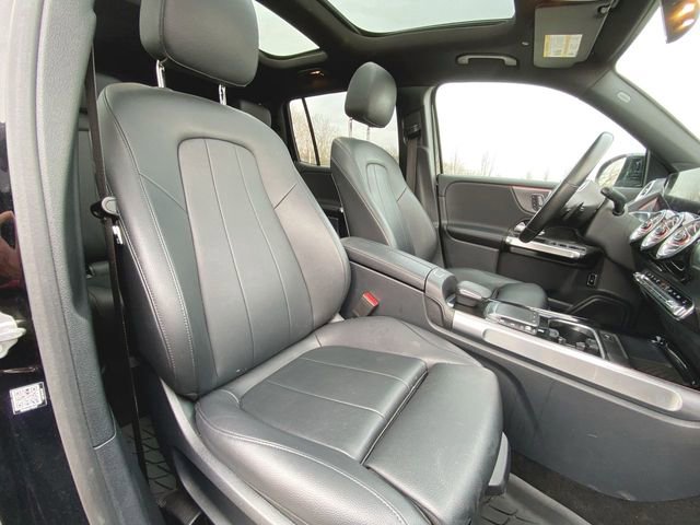 Used 2022 Mercedes-Benz GLB 250 4MATIC image 27