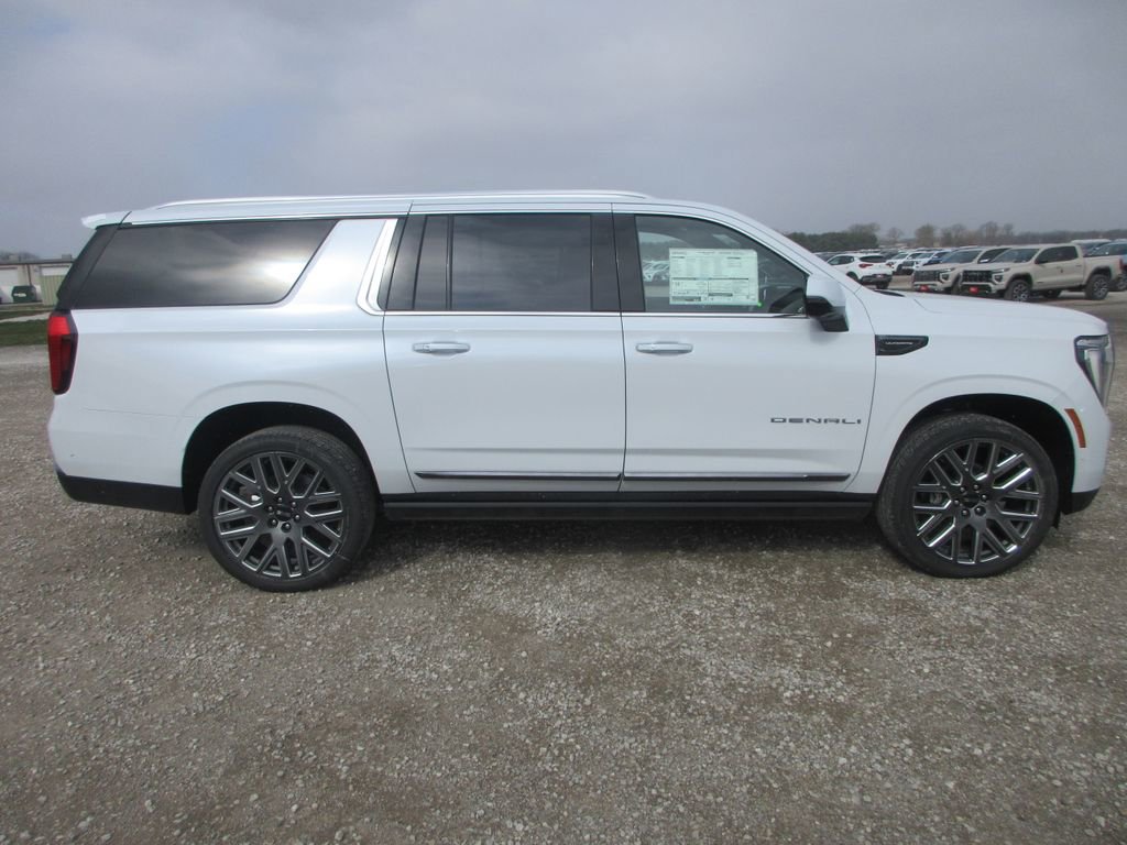 New 2026 GMC Yukon XL Denali Ultimate image 3