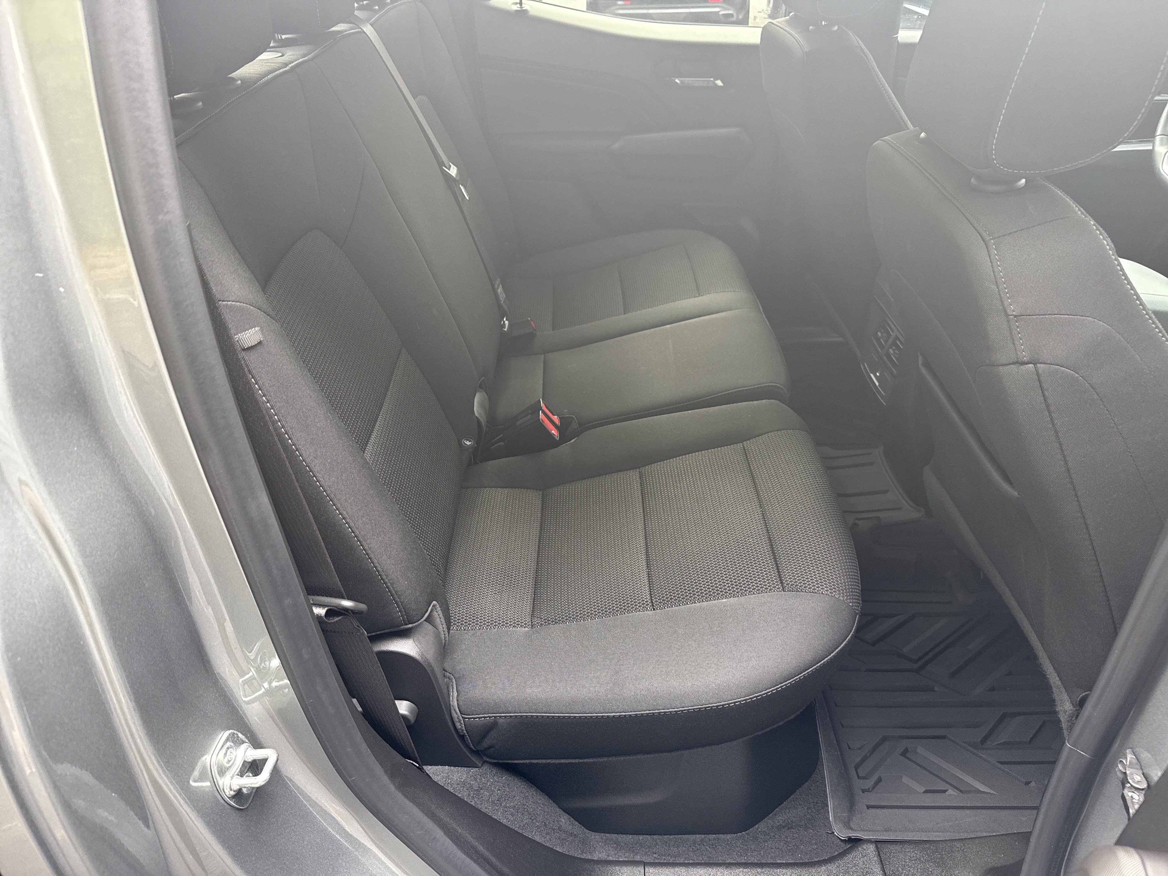 Used 2024 Chevrolet Colorado LT w/ LT Convenience Package RWD image 17