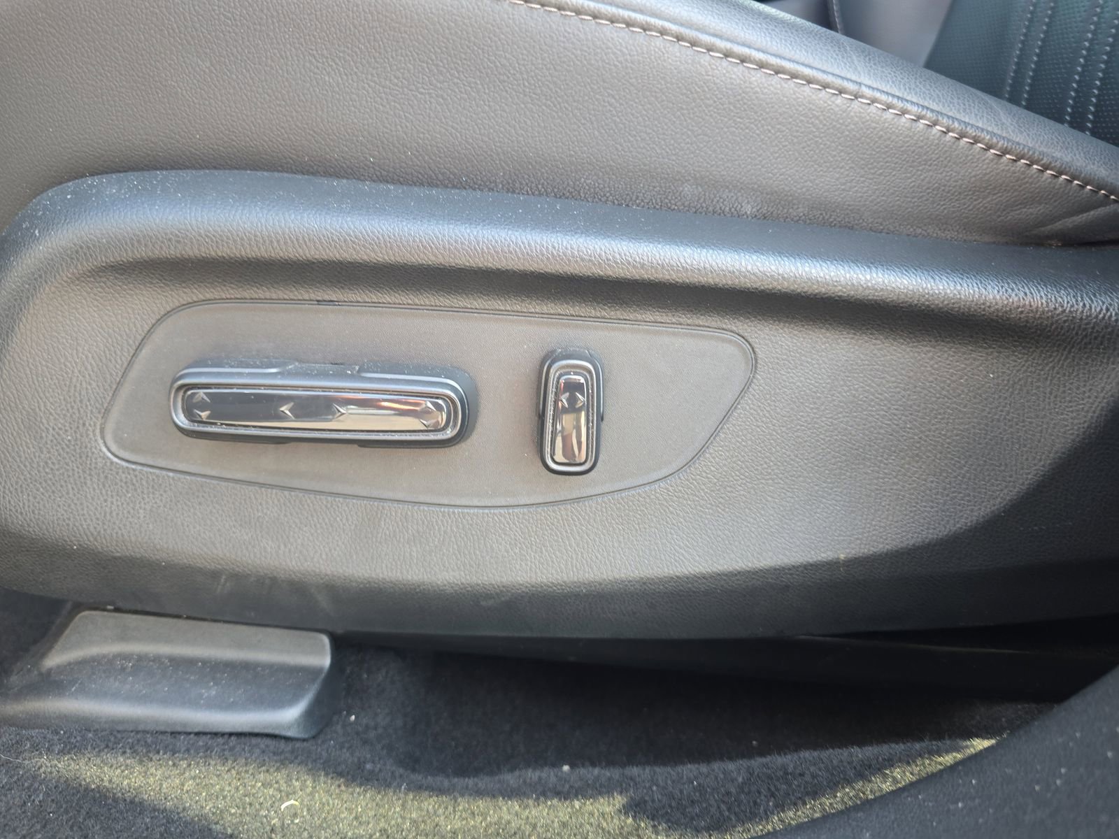 Used 2023 Honda HR-V EX-L image 16