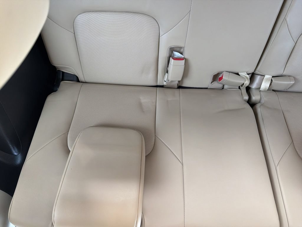 Used 2020 Nissan Armada Platinum w/ Captain's Chairs Package RWD image 11
