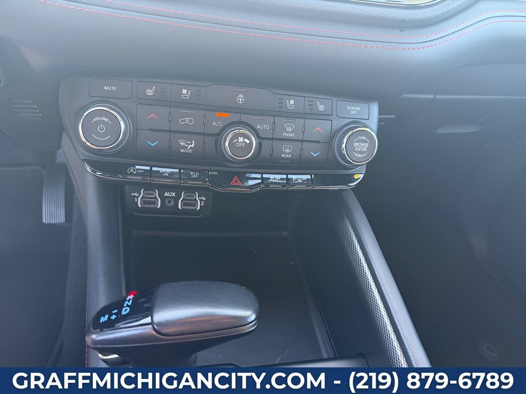 Used 2024 Dodge Durango GT AWD/4WD image 17