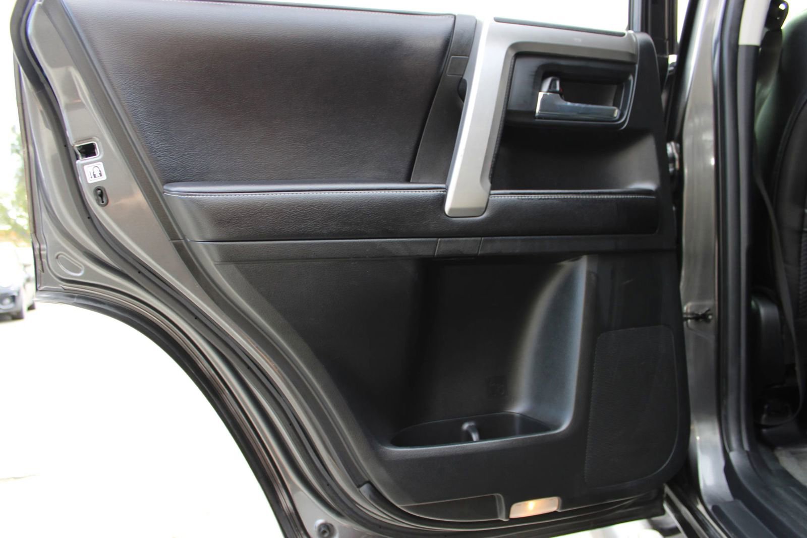 Used 2016 Toyota 4Runner Limited image 22