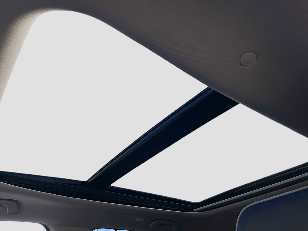 Used 2025 Honda Pilot Elite image 23