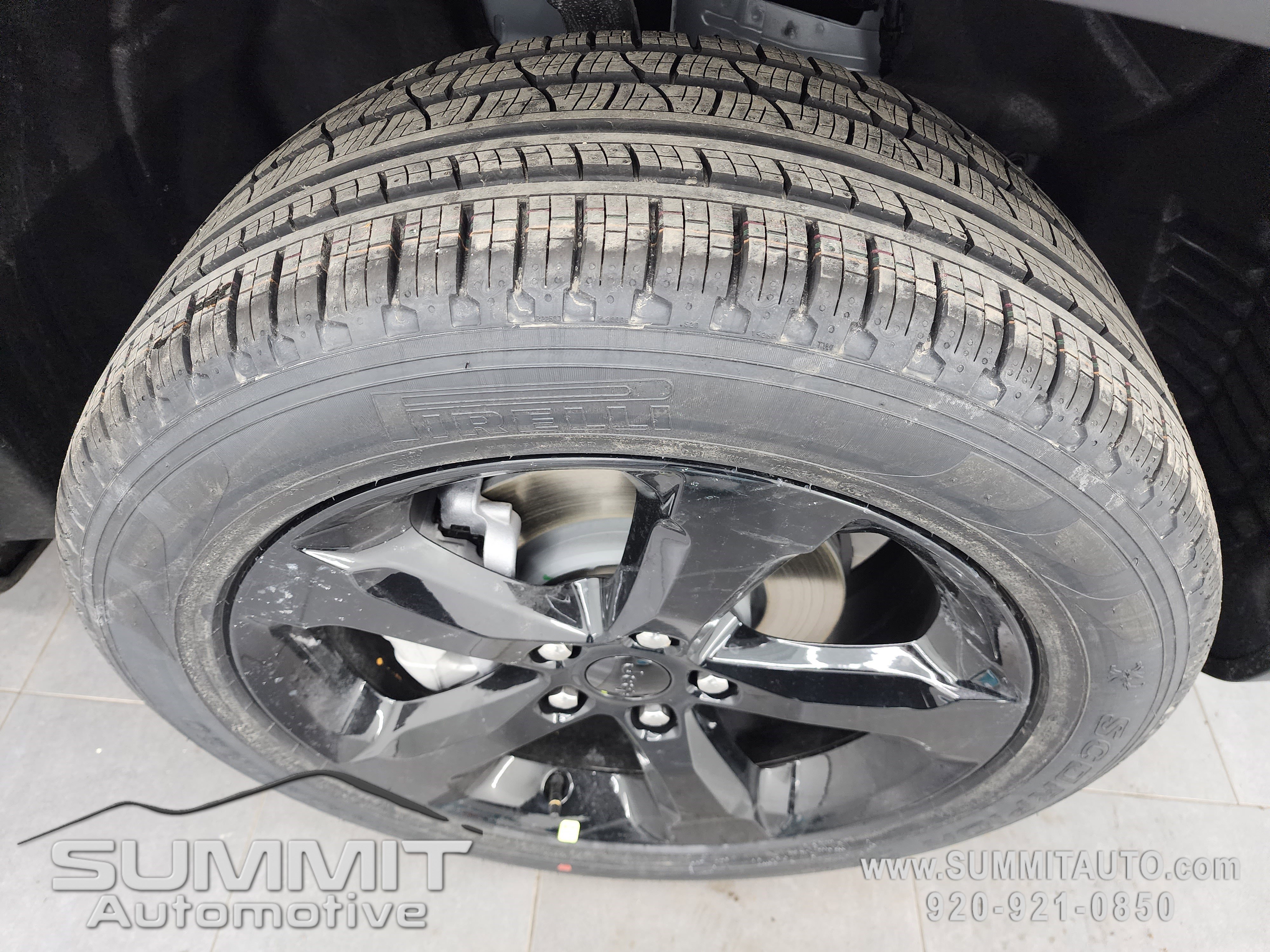 New 2025 Jeep Grand Cherokee Limited w/ Luxury Tech Group II image 3