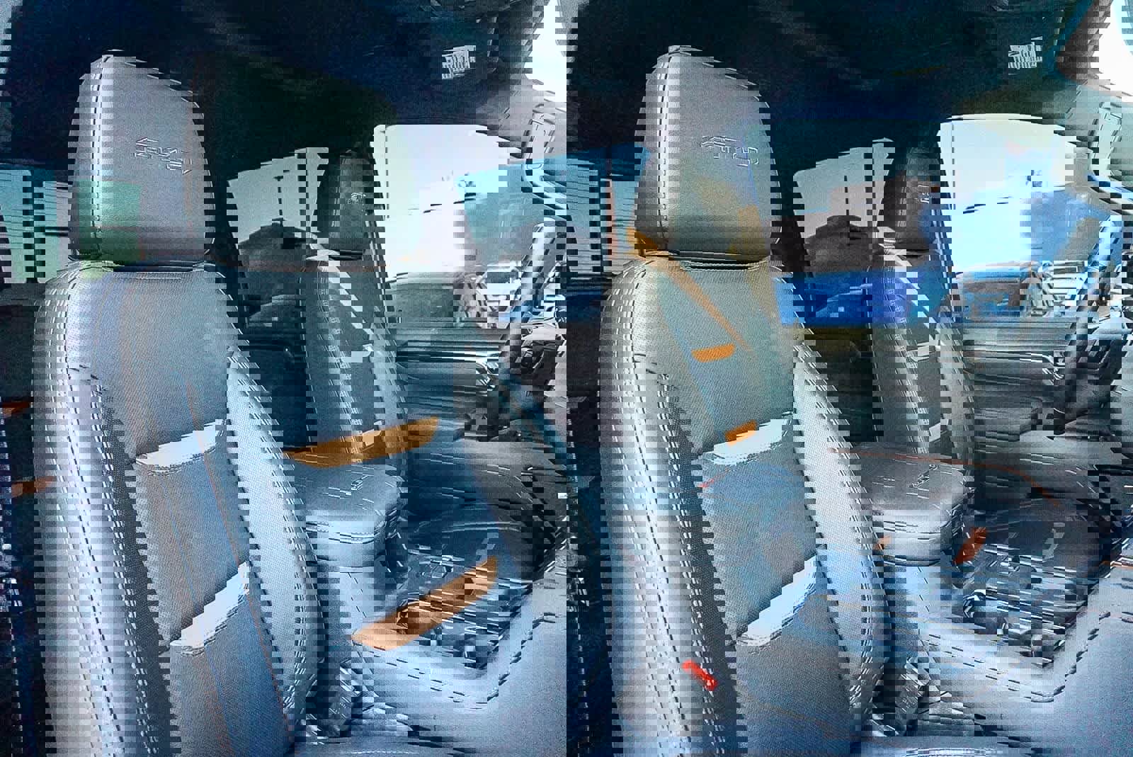 Used 2025 GMC Sierra 2500 AT4 w/ AT4 Premium Plus Package image 17