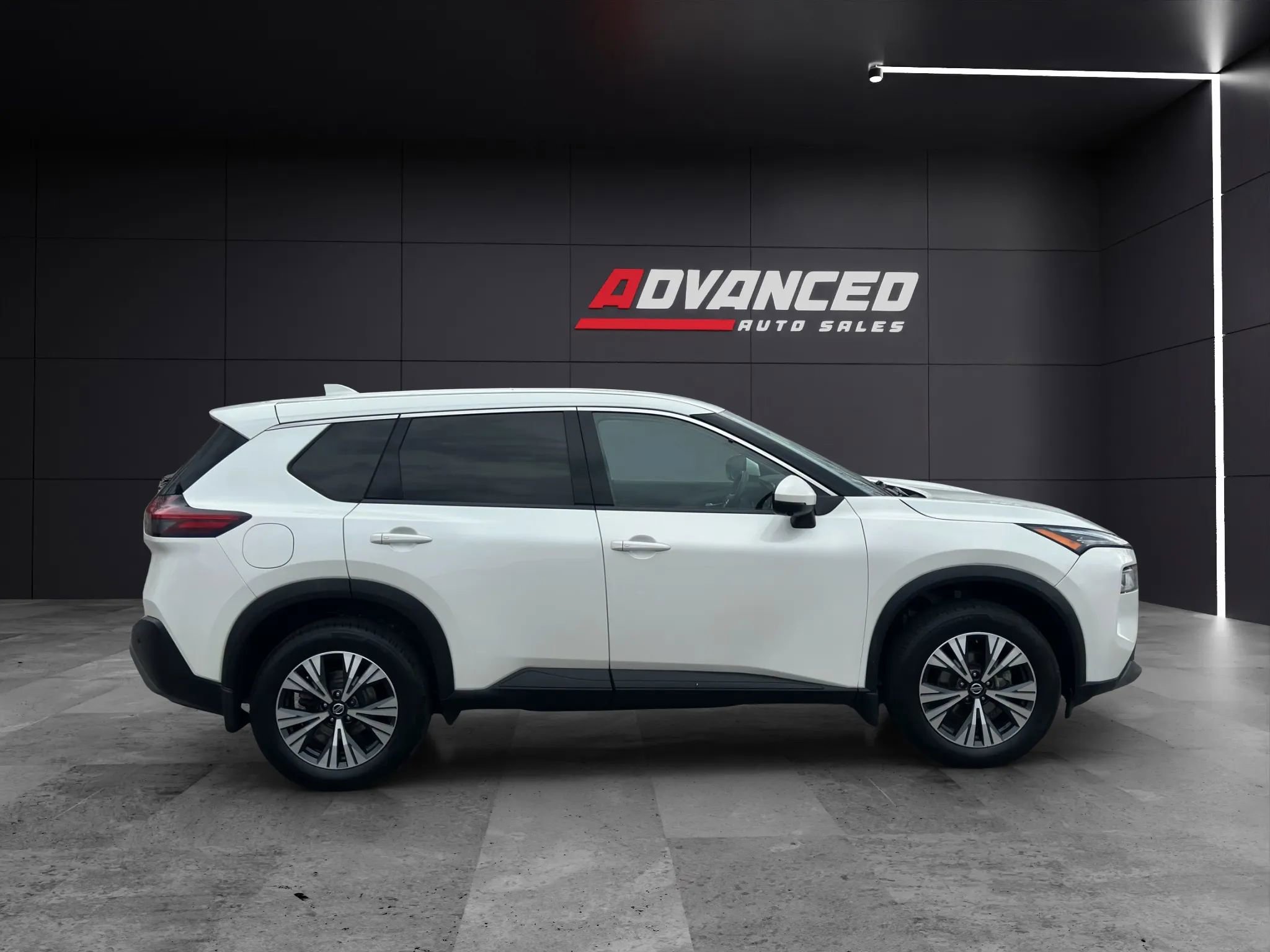 Used 2021 Nissan Rogue SV image 8