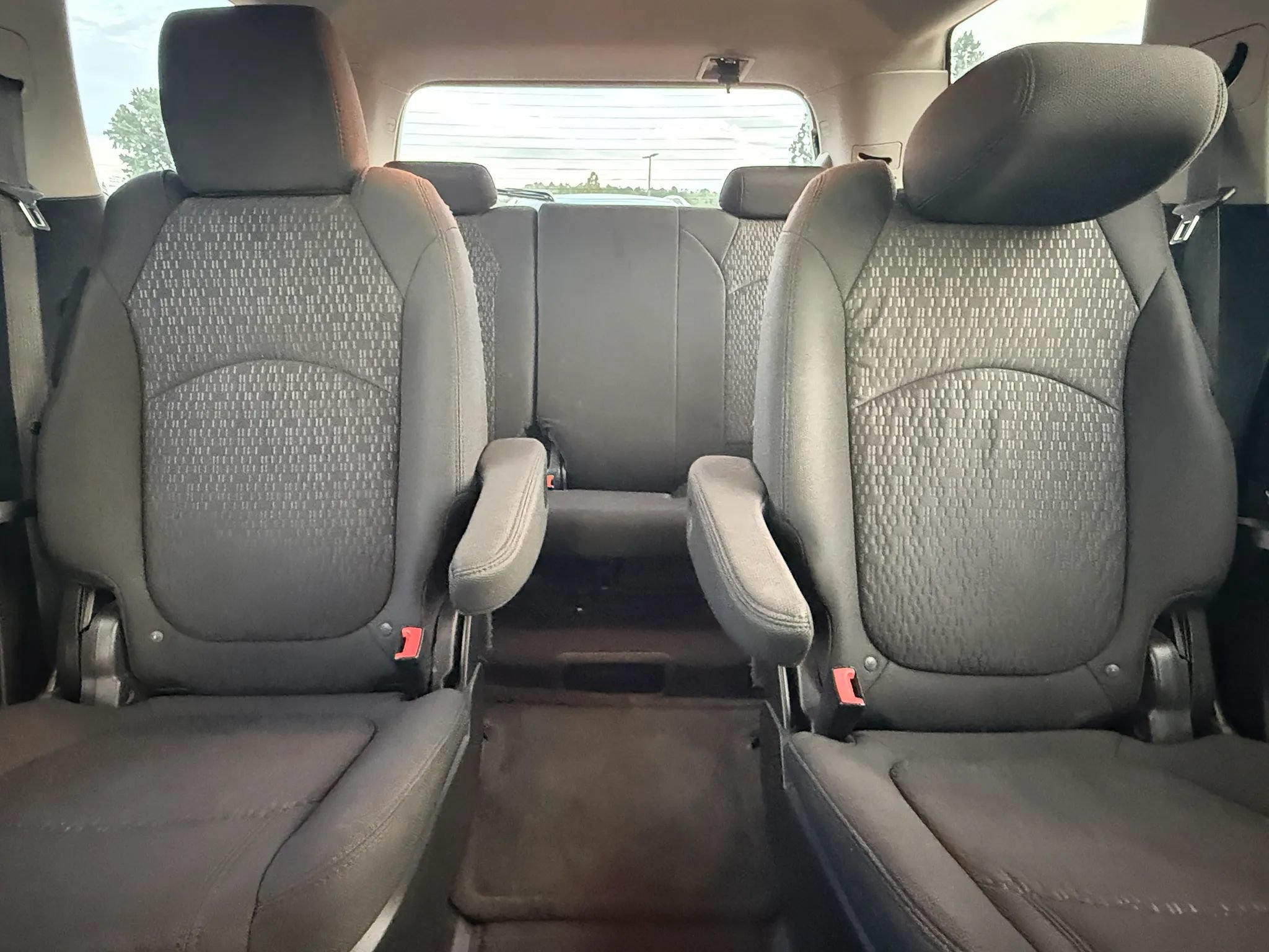 Used 2012 GMC Acadia SLE AWD/4WD image 22