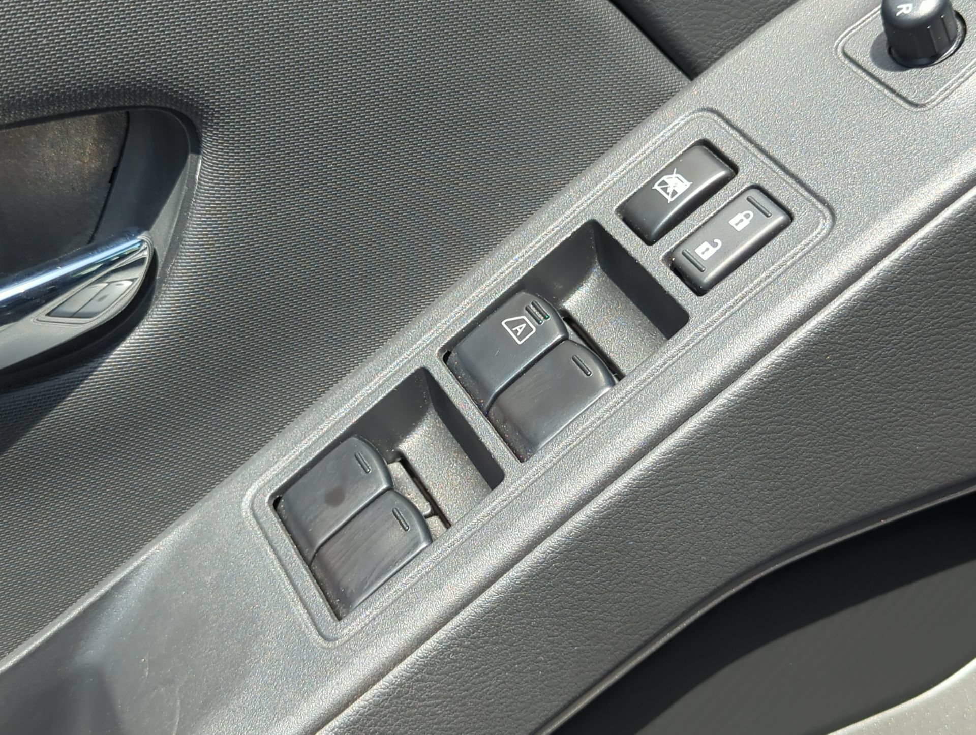 Used 2024 Nissan Frontier SL w/ Technology Package RWD image 19