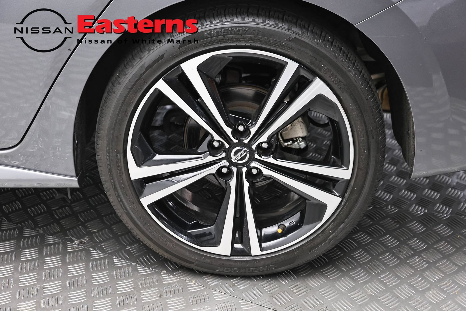 Used 2023 Nissan Sentra SR w/ SR Premium Package FWD image 8