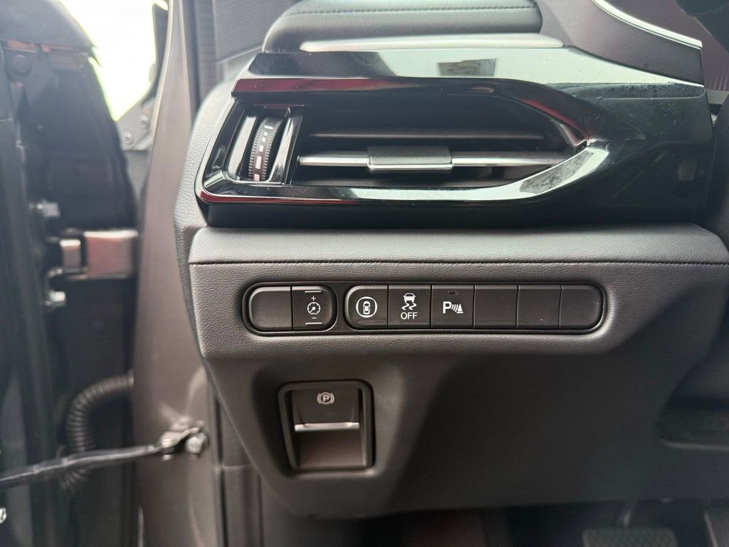 Used 2024 Acura MDX SH-AWD w/ Technology Package image 12