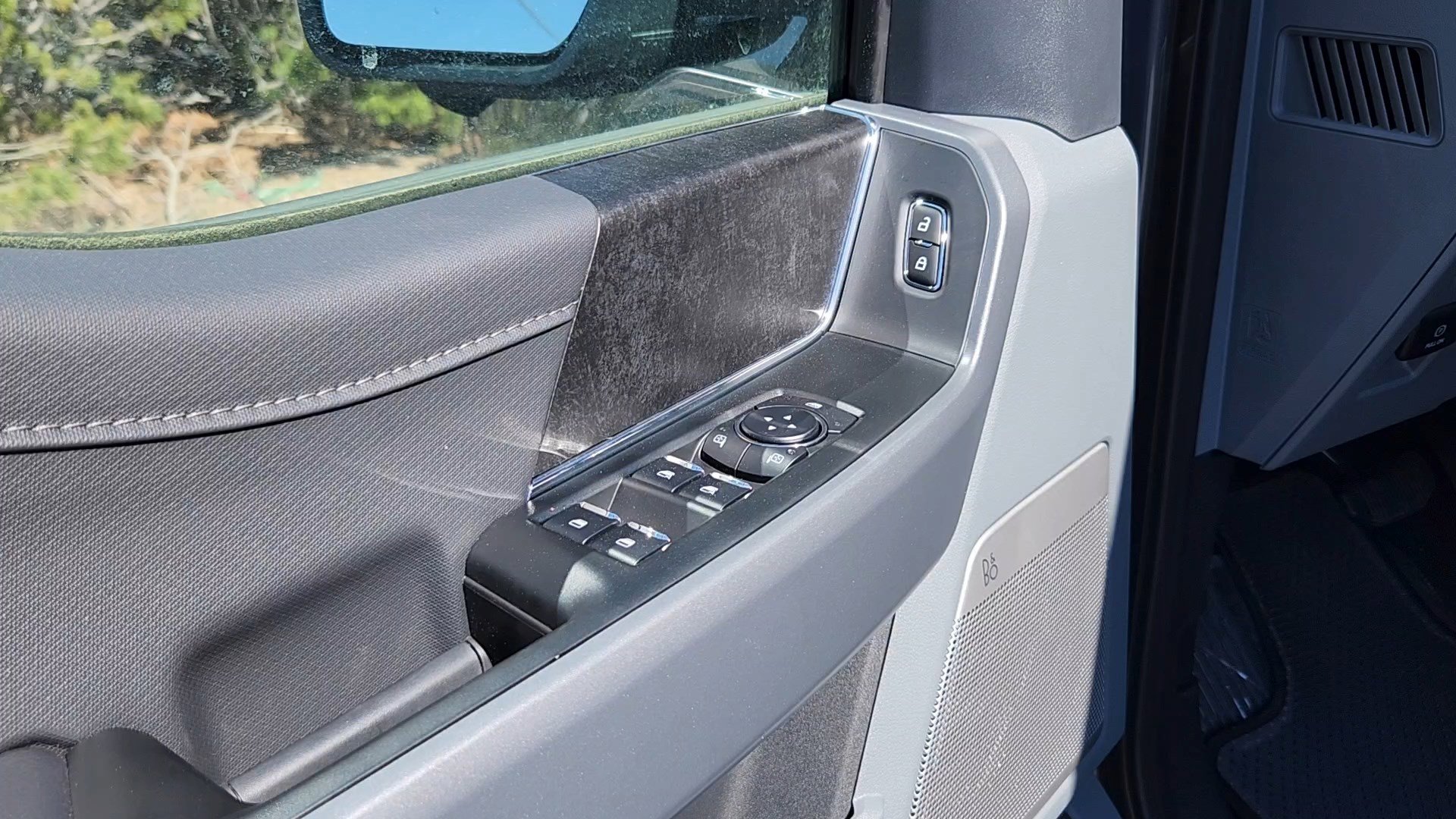 New 2025 Ford F150 Lightning Flash image 7