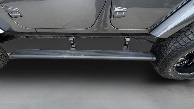 Used 2018 Jeep Wrangler Unlimited Altitude image 34