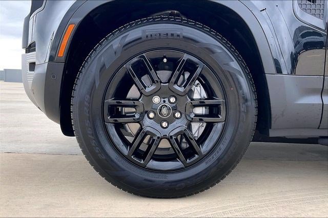 Used 2025 Land Rover Defender 110 S image 9