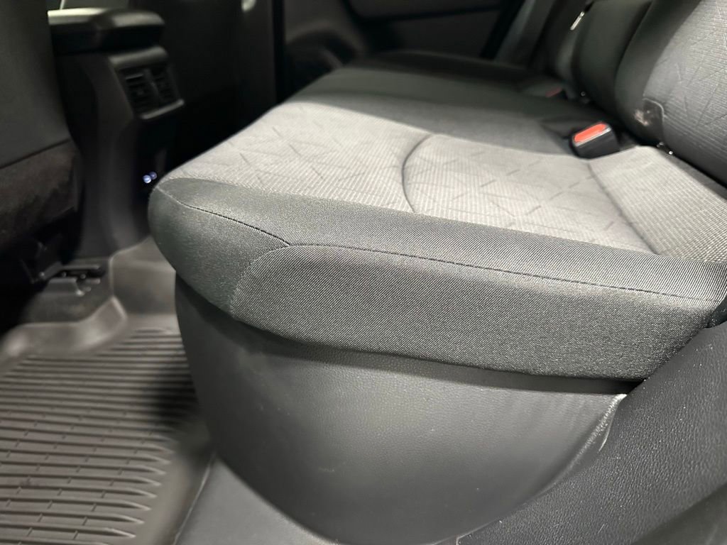Used 2025 Toyota RAV4 XLE AWD/4WD image 44