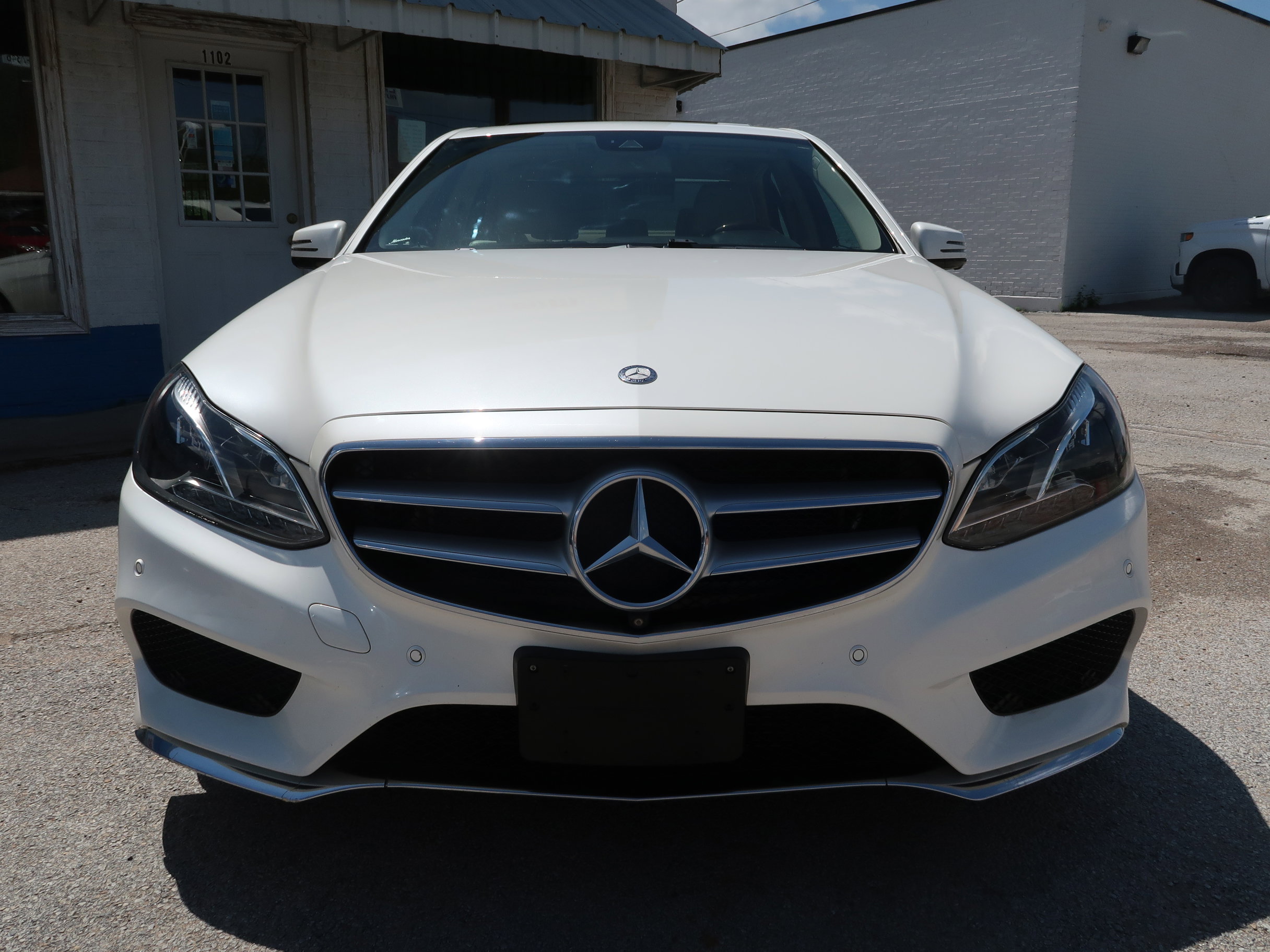 Used 2014 Mercedes-Benz E 550 4MATIC Sedan image 9