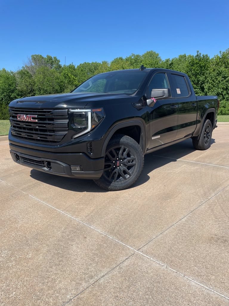 Used 2025 GMC Sierra 1500 Elevation AWD/4WD image 1