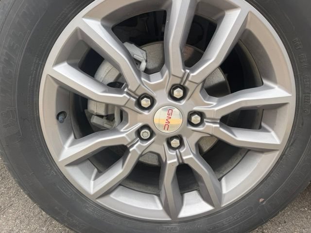 Used 2024 GMC Terrain SLT AWD/4WD image 11