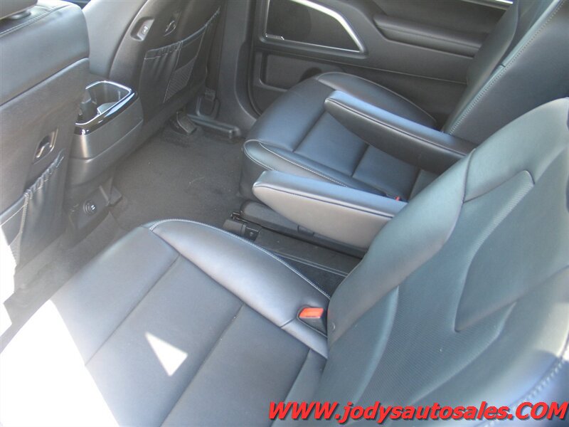 Used 2025 Kia Telluride S AWD/4WD image 31