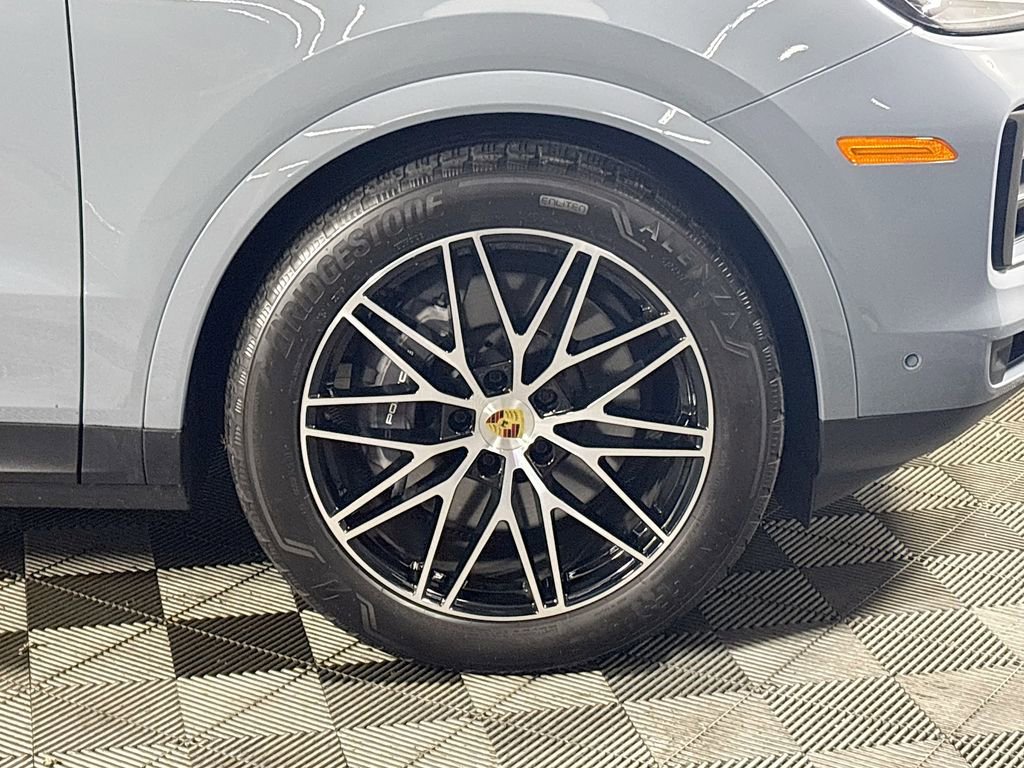 Used 2024 Porsche Cayenne Coupe w/ Premium Package Plus image 24