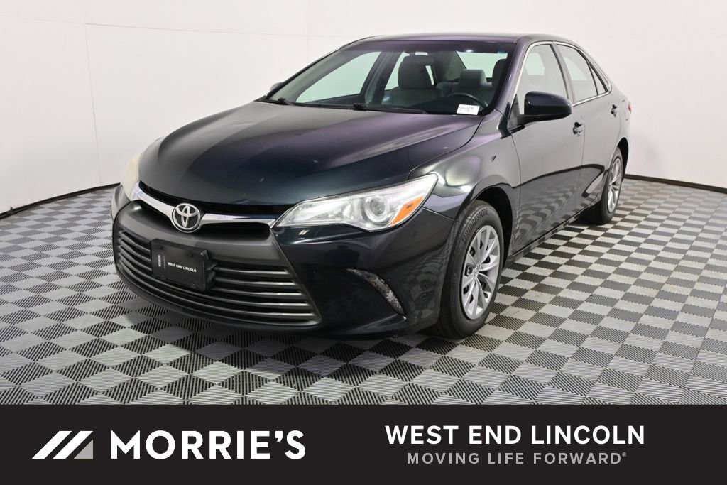 Used 2015 Toyota Camry LE image 1