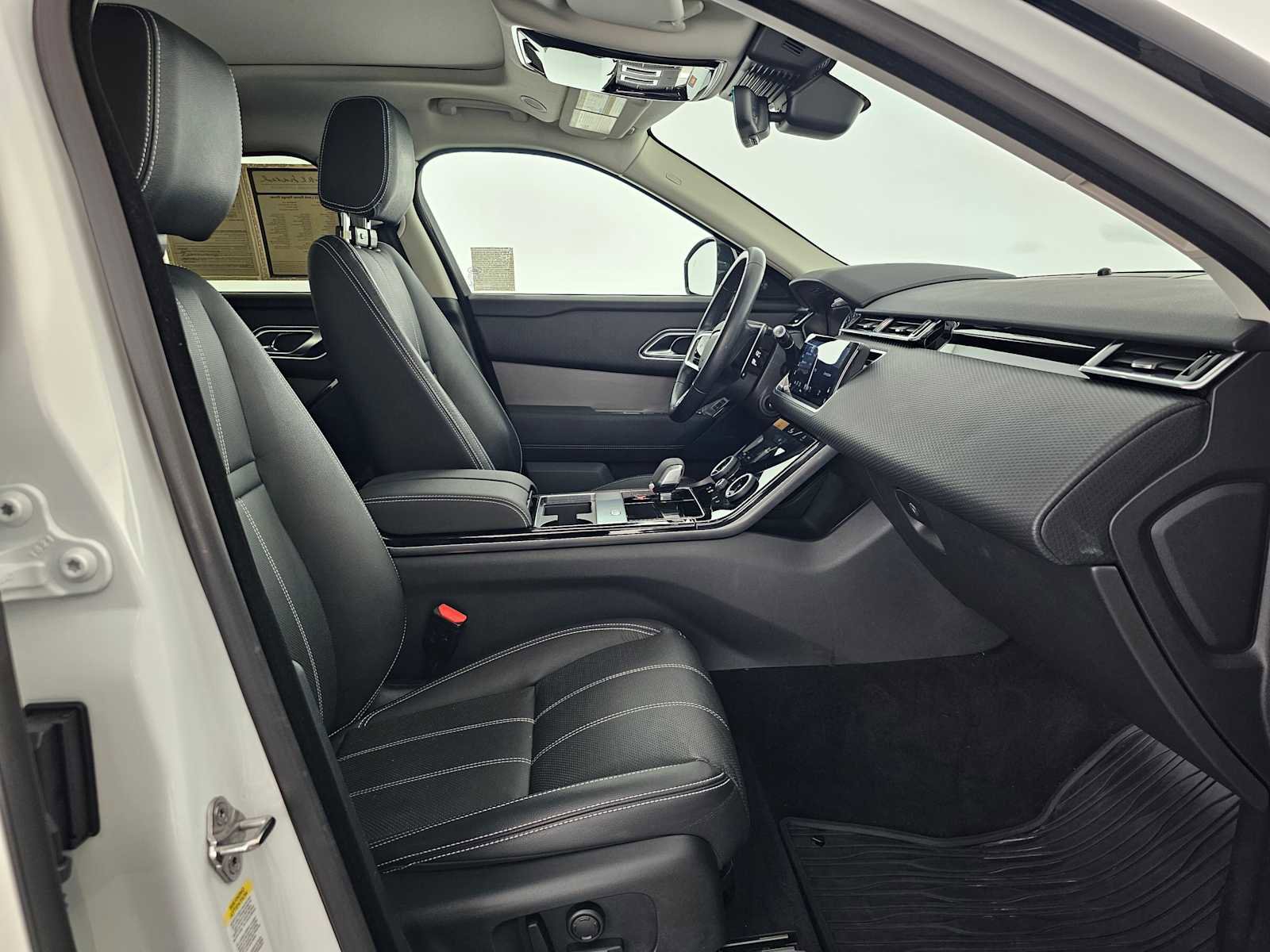 Used 2022 Land Rover Range Rover Velar S image 10