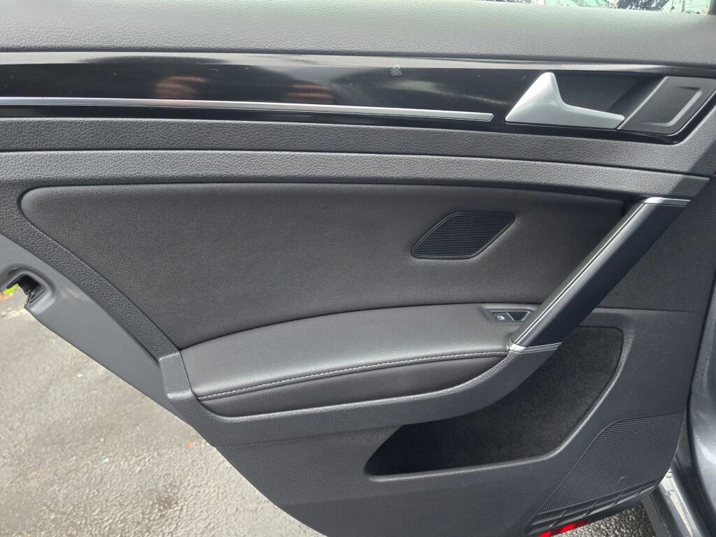 Used 2015 Volkswagen Golf SEL w/ Lighting Package (SEL) image 27