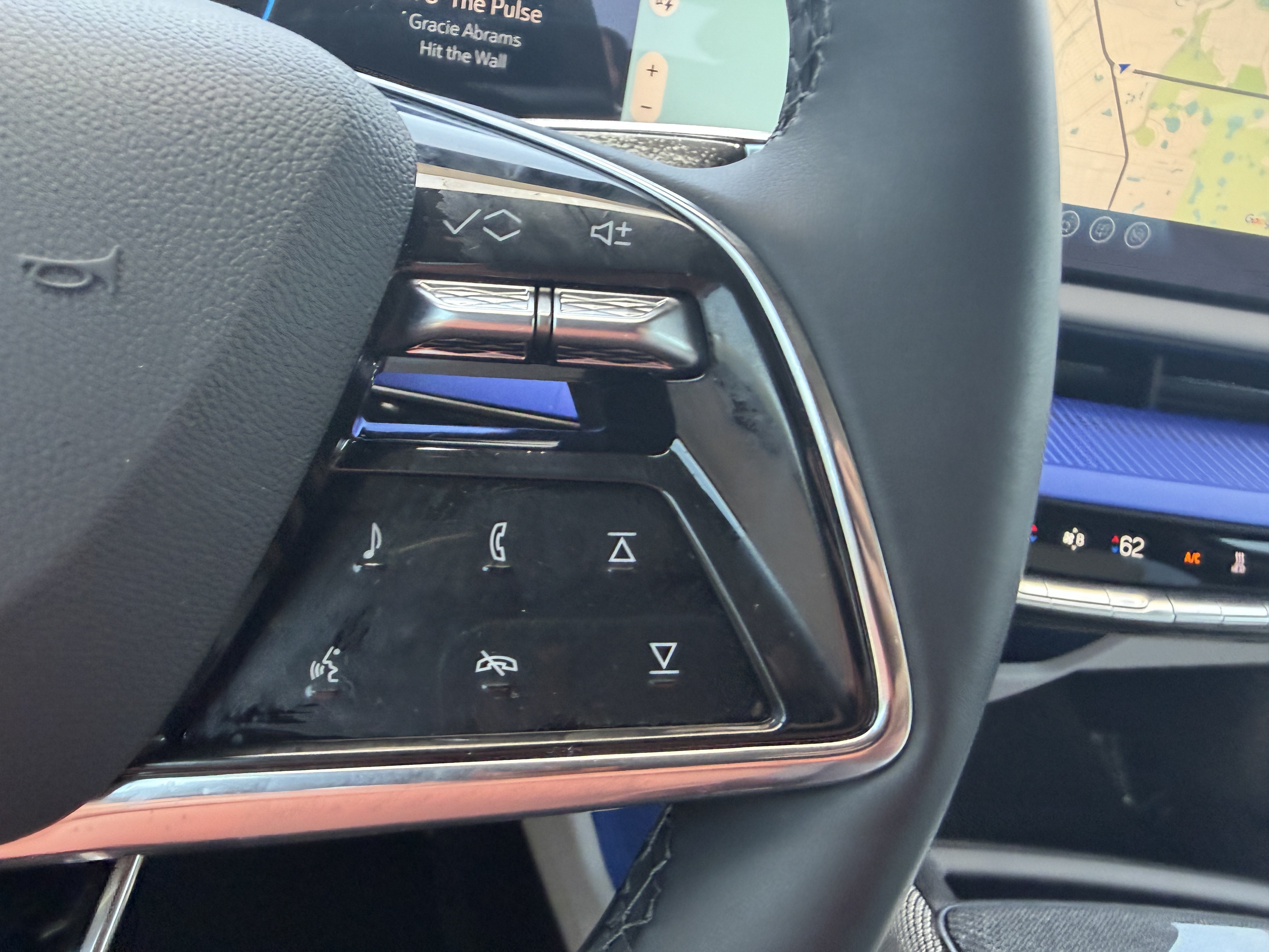 Certified 2025 Cadillac Optiq Sport 1 AWD/4WD image 28