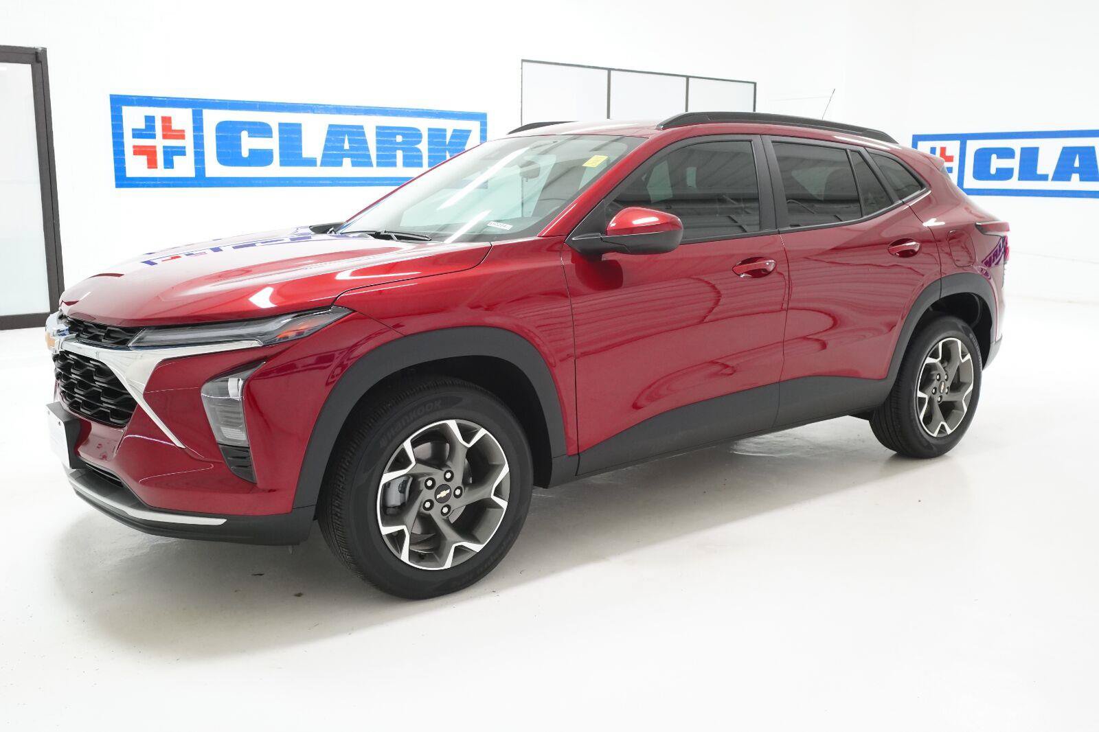 Used 2025 Chevrolet Trax LT w/ Driver Confidence Package FWD image 31
