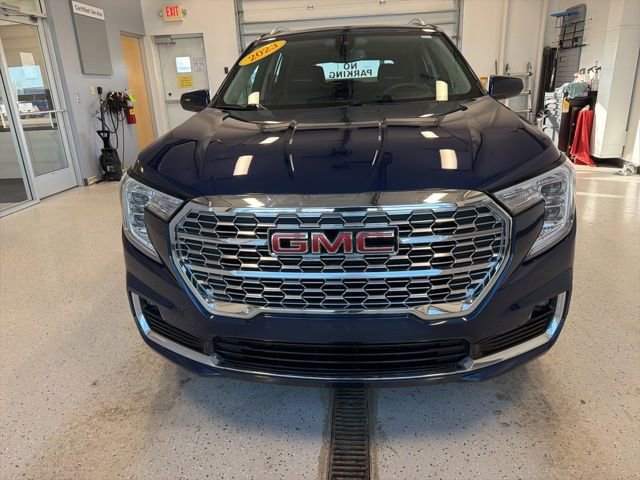 Used 2023 GMC Terrain Denali image 5