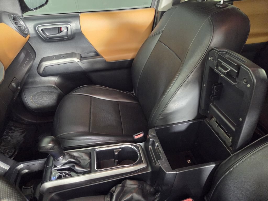 Used 2017 Toyota Tacoma TRD Sport RWD image 21