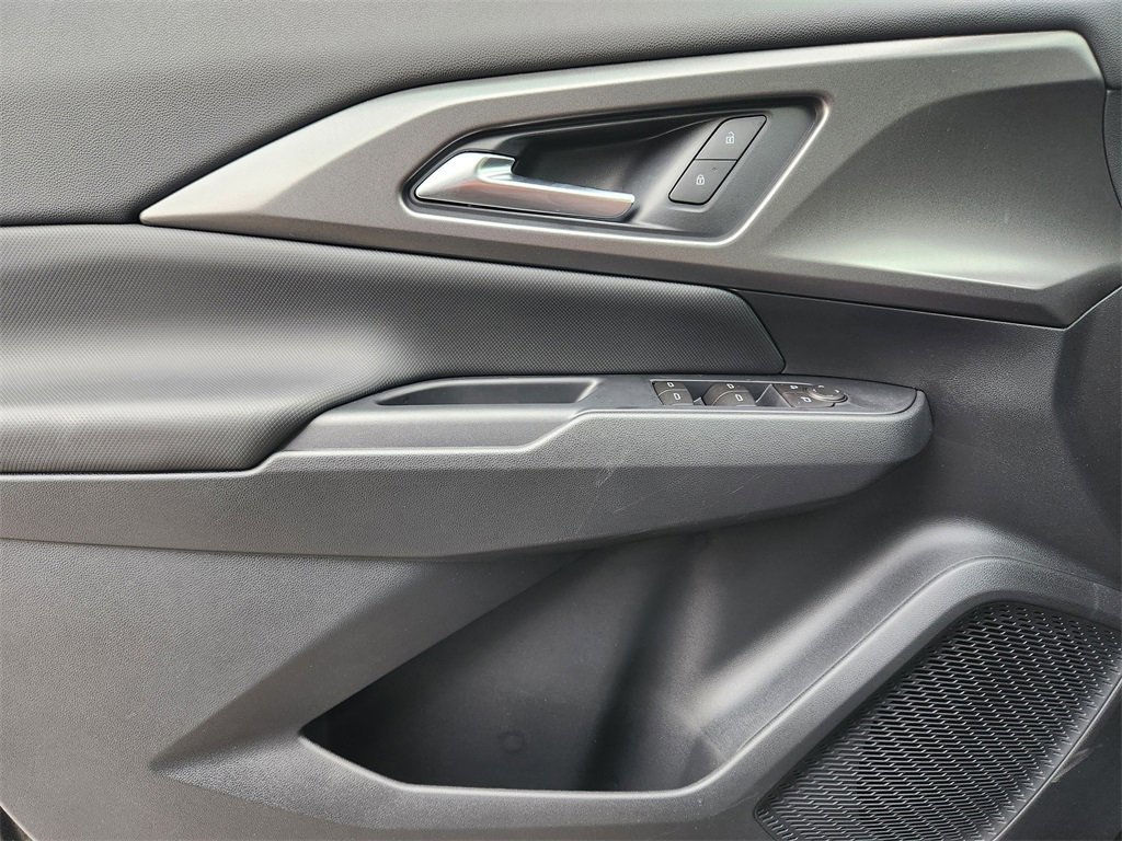 New 2026 Chevrolet Equinox EV LT image 16