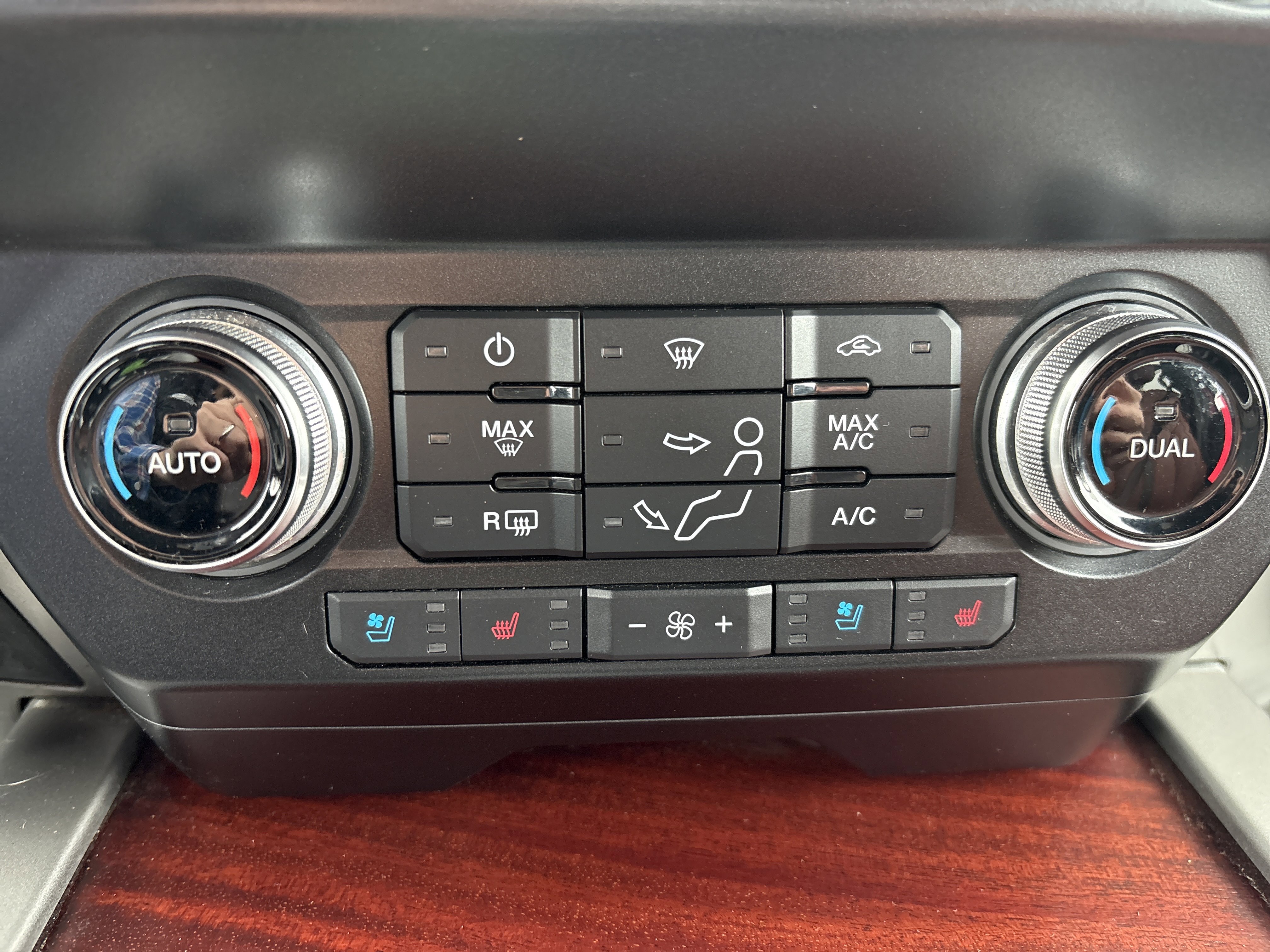 Used 2020 Ford F250 King Ranch w/ King Ranch Ultimate Package image 31