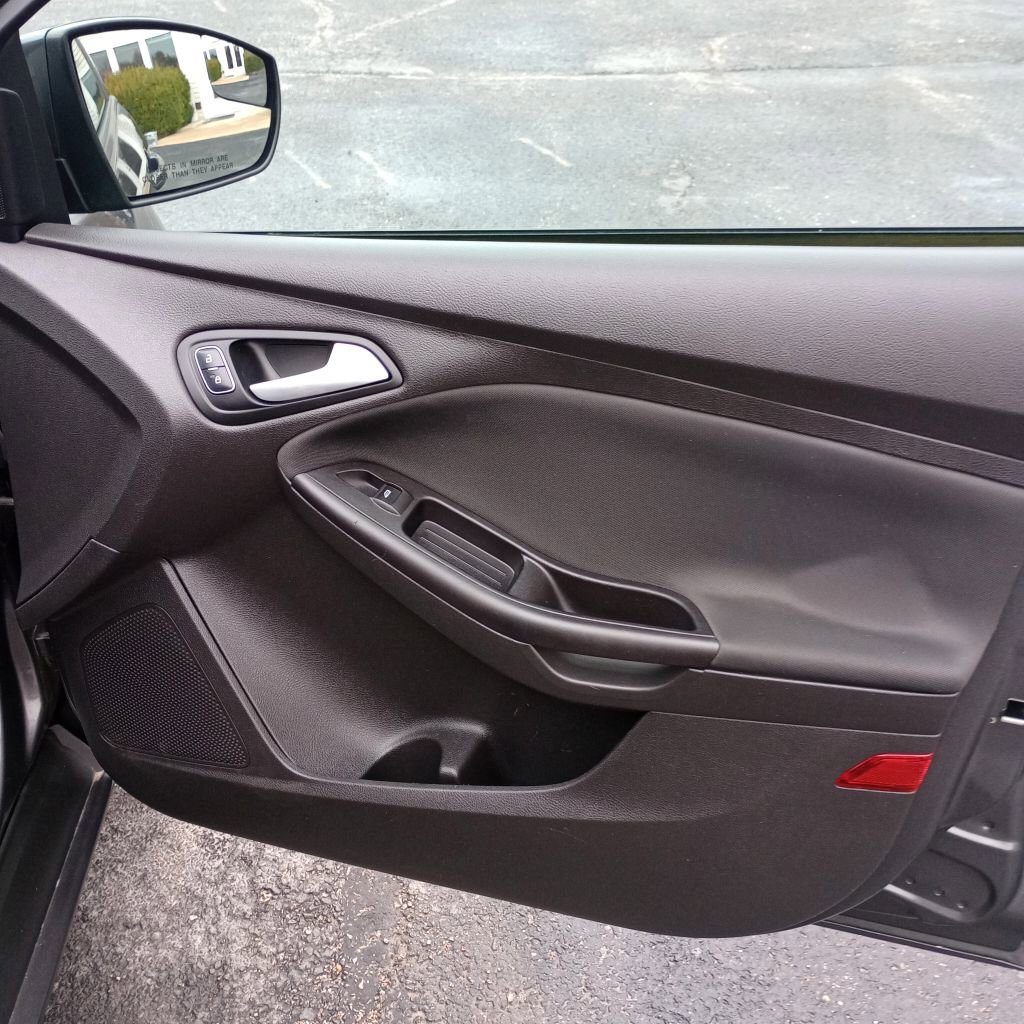 Used 2017 Ford Focus SE image 21