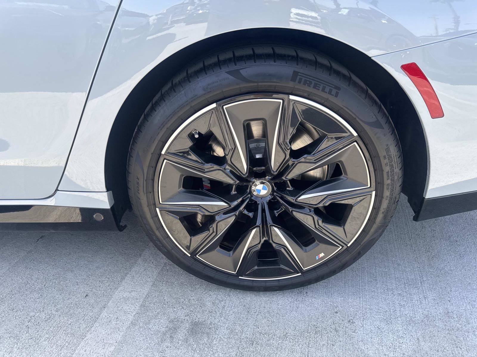 New 2025 BMW 740i w/ Executive Package image 6