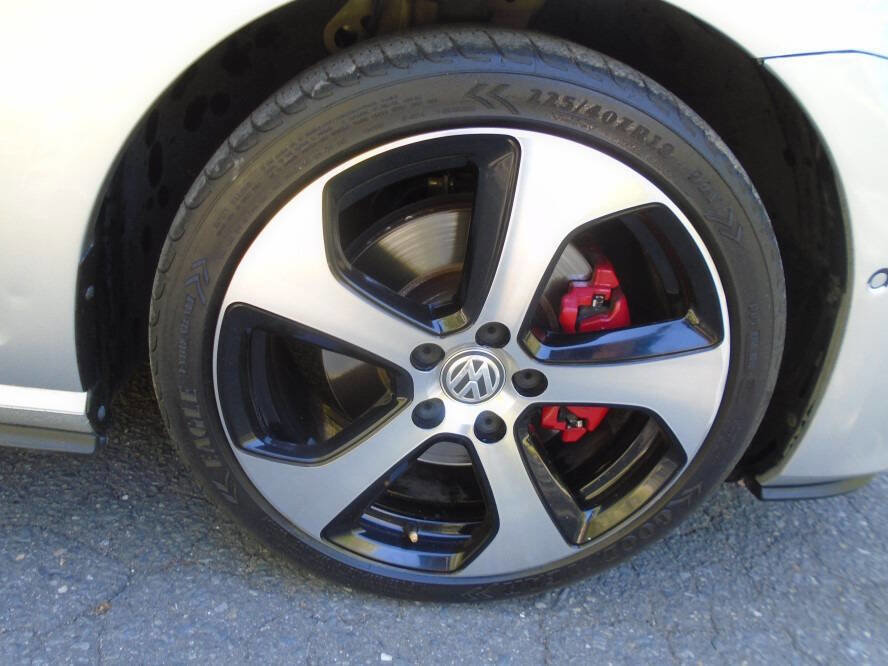 Used 2016 Volkswagen GTI SE w/ Driver Assistance Package image 30