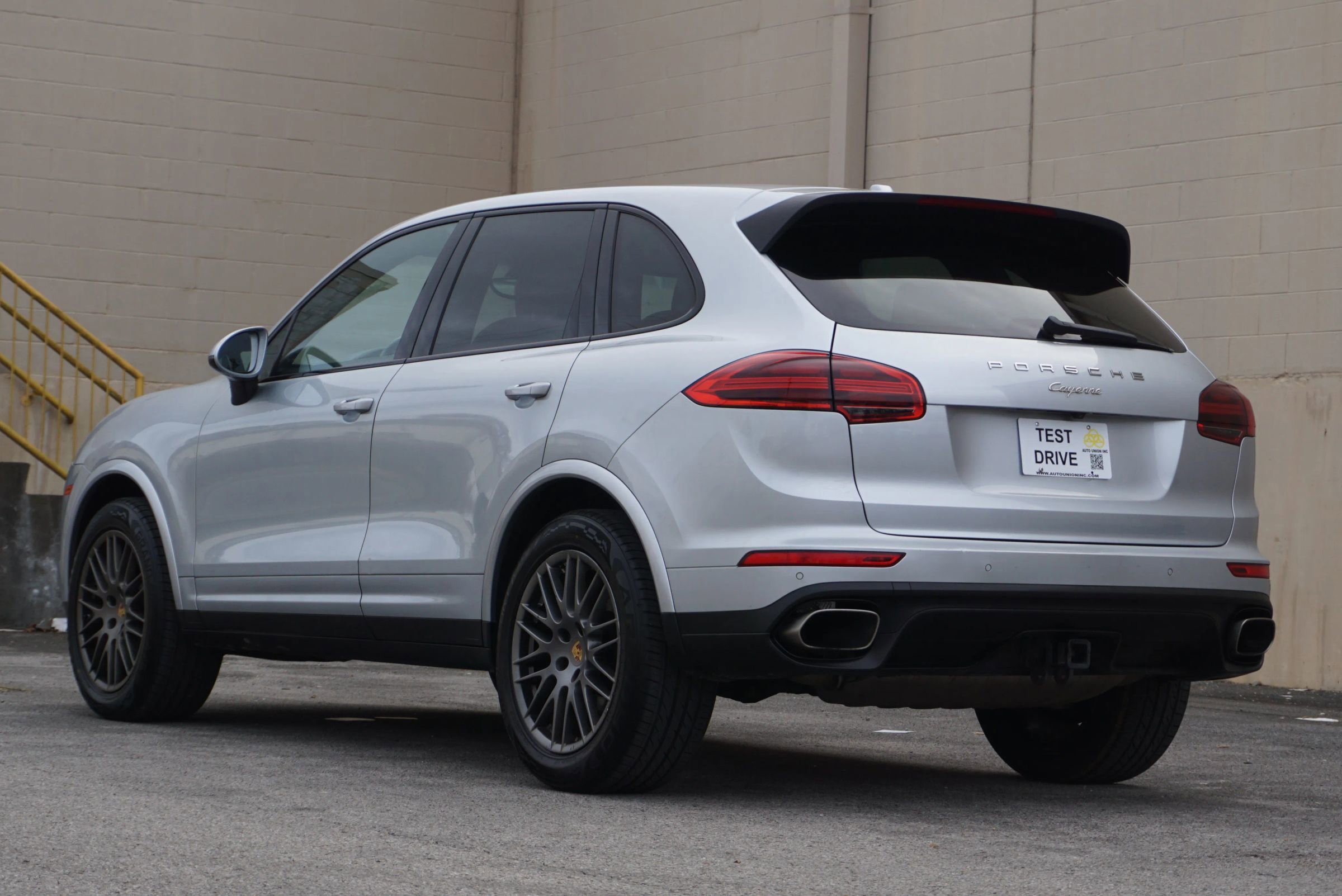 Used 2017 Porsche Cayenne Platinum Edition AWD/4WD image 7