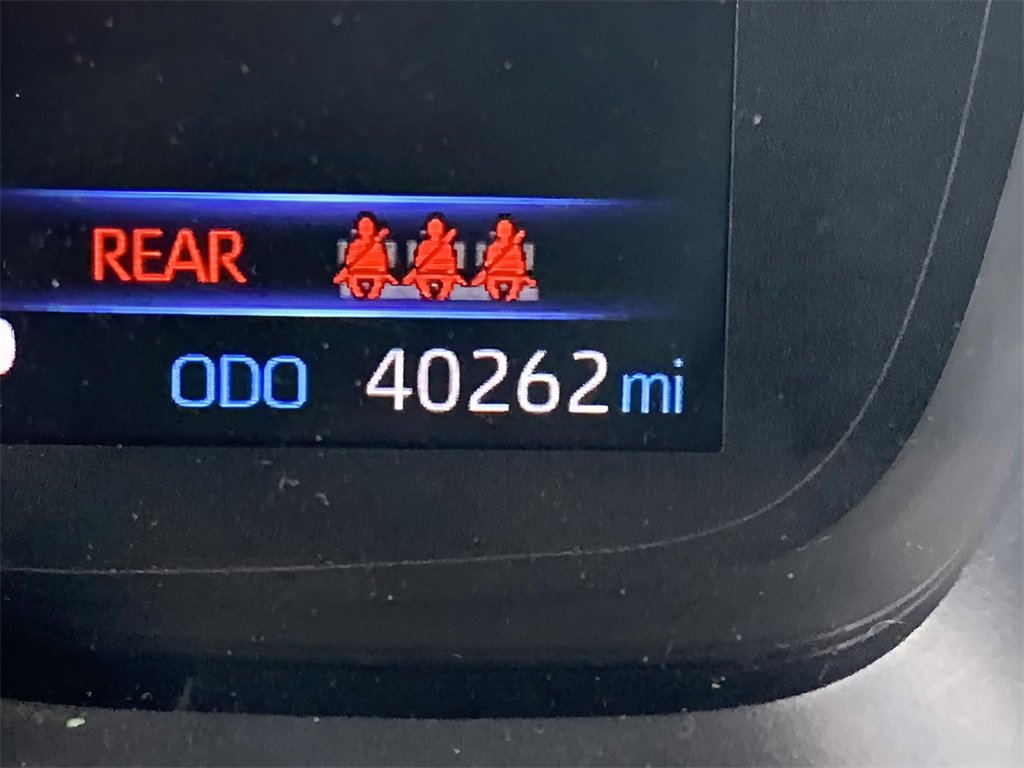 Used 2022 Toyota Corolla SE image 30