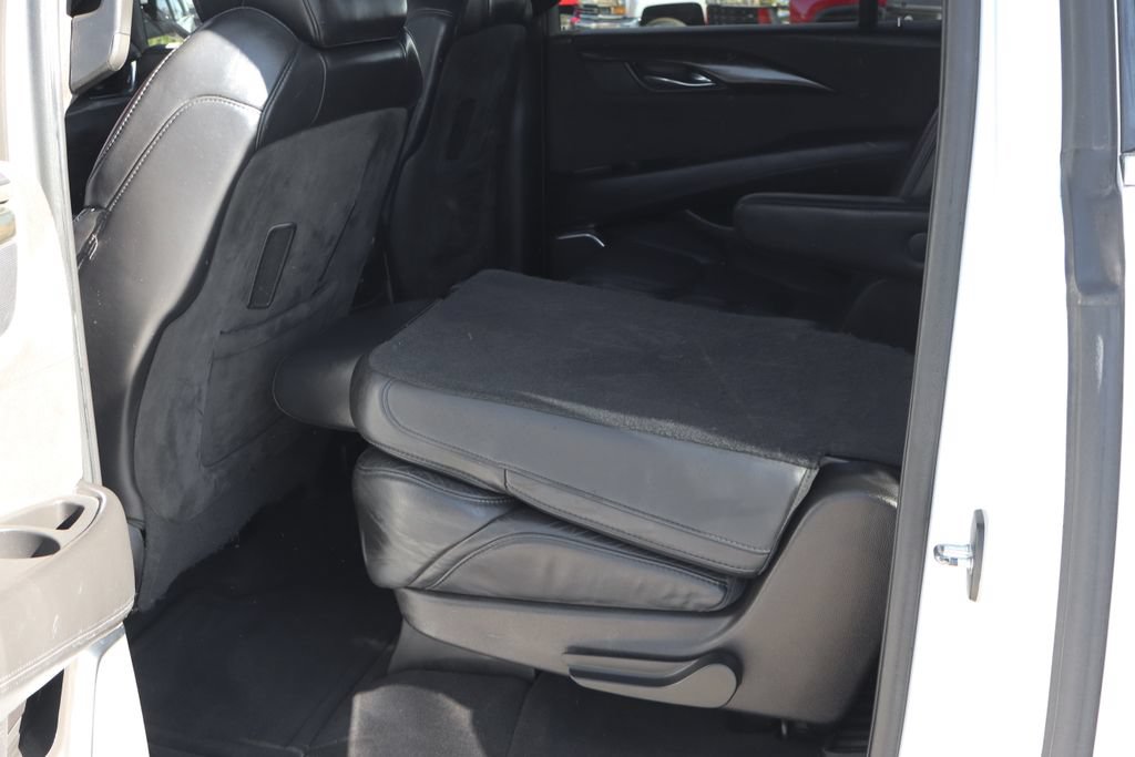 Used 2017 Cadillac Escalade ESV Platinum AWD/4WD image 41
